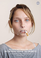 Дівчина що курить